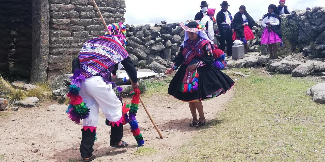 Taquile Hospedaje Mario Huillanopampa ภายนอก รูปภาพ